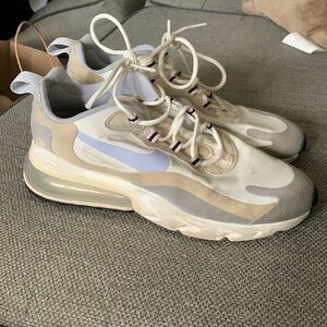 Air Max 270 Women’s Size 7 - React